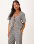 [JDY Petite] JDY Petite tie front seersucker top in black gingham (part of a set) S BLACK