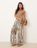 [JDY Petite] JDY Petite wide leg pants in abstract zebra print-White ML28 WHITE