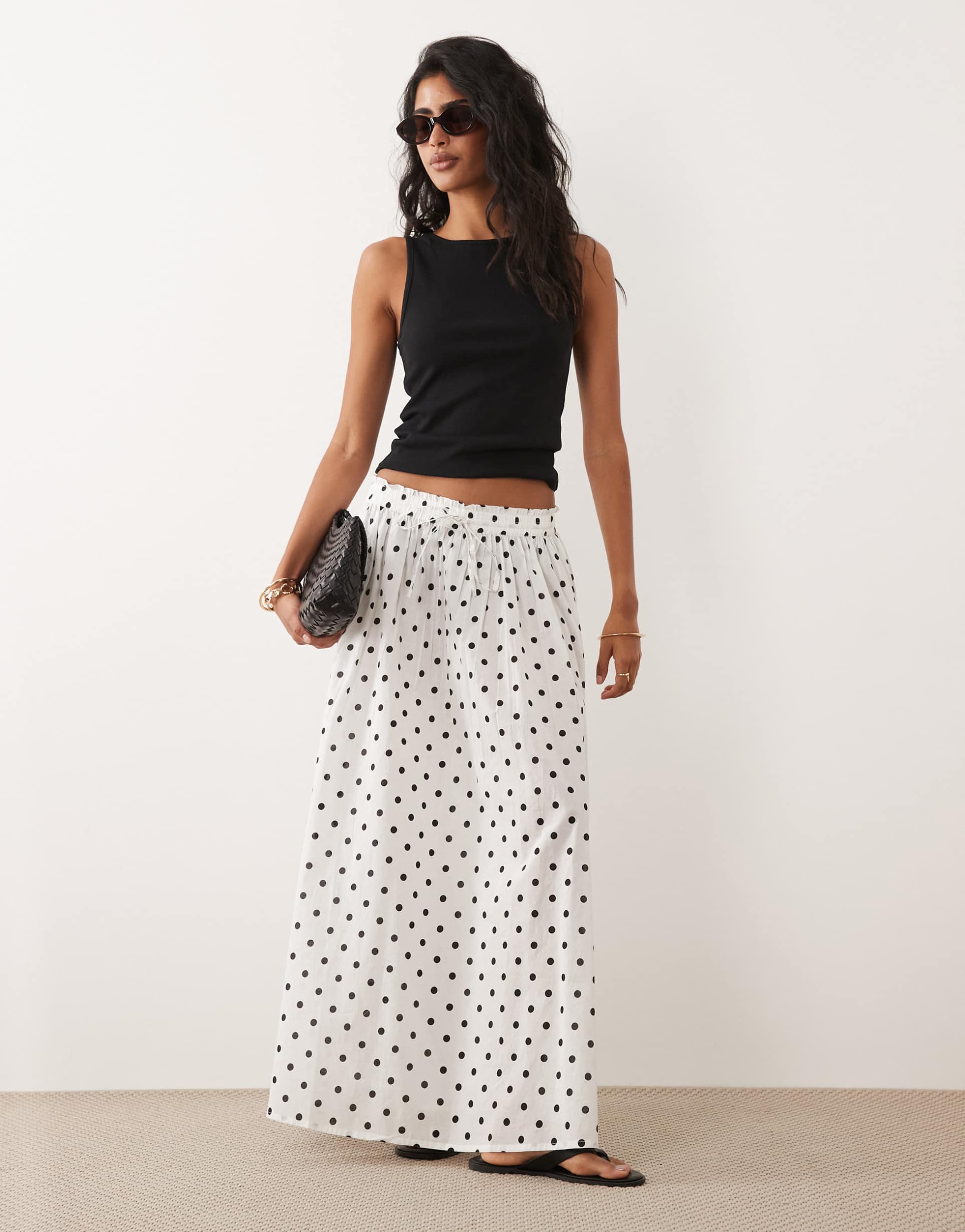 jdy pleated maxi skirt in white polka dots