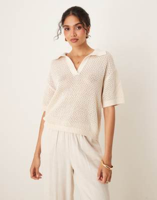 JDY - Polo-Oberteil aus weitmaschigem Strick in Beige-Neutral