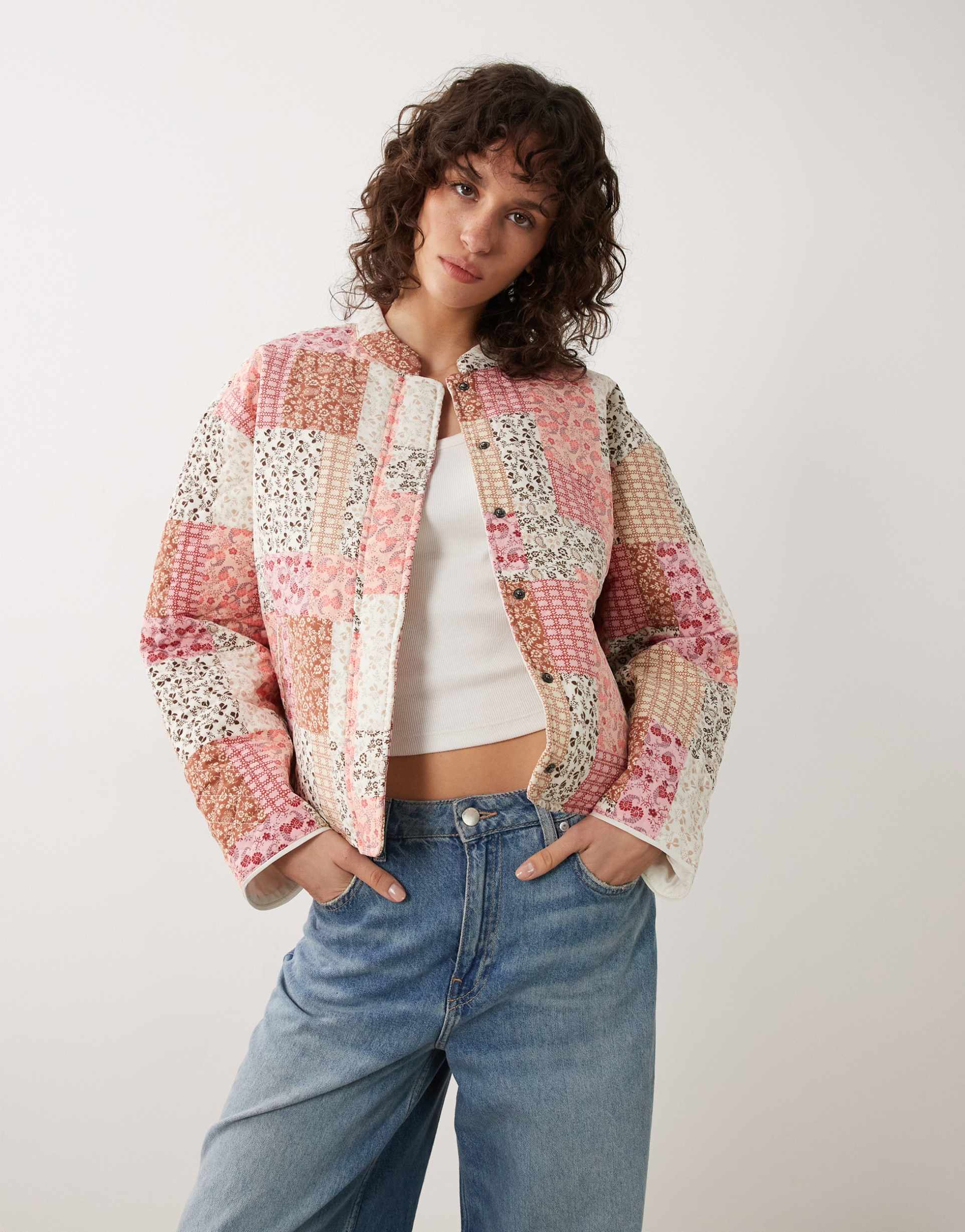 jdy quilted boxy jacket in pink paisley