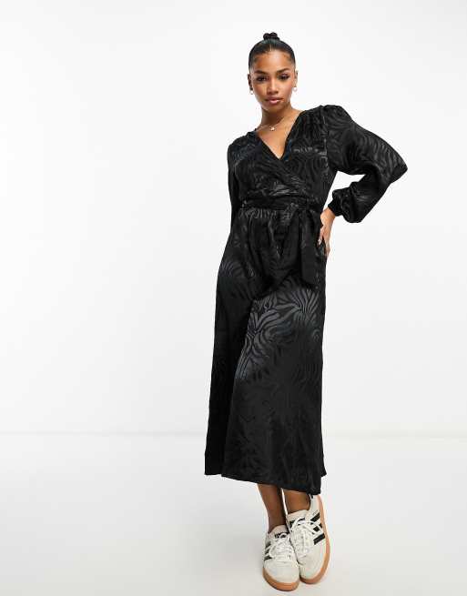 JDY - Robe mi-longue cache-cœur à manches bouffantes et motif zébrures - Noir