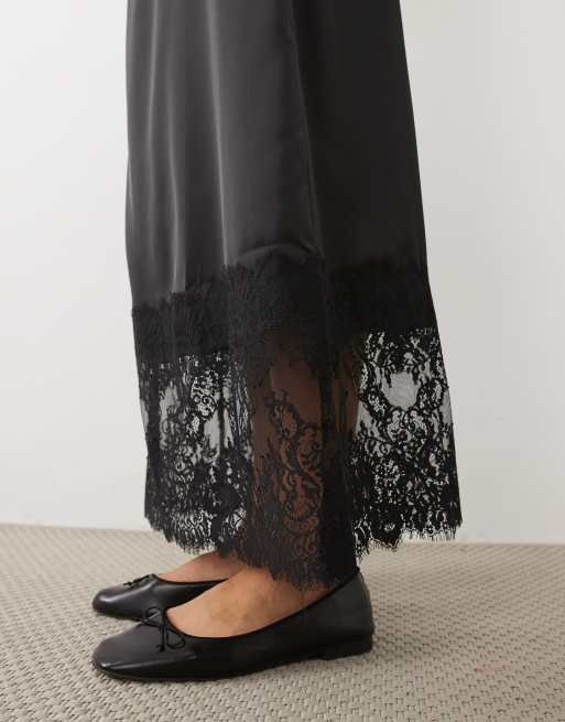 JDY Satin-Maxirock mit Spitzendetails in Schwarz, 2 von 5