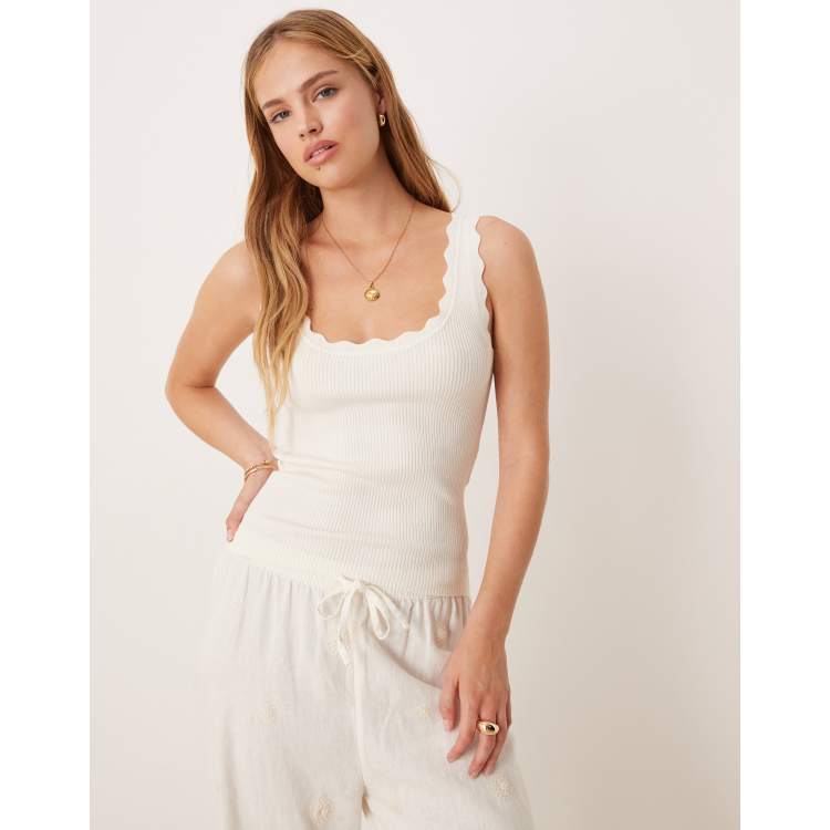 207604147-1-white?$n_750w$&wid