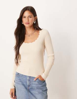 Jdy Scallop Edge Long Sleeve Top In Neutral