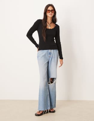 Jdy Scallop Edge Long Sleeve Top In Black