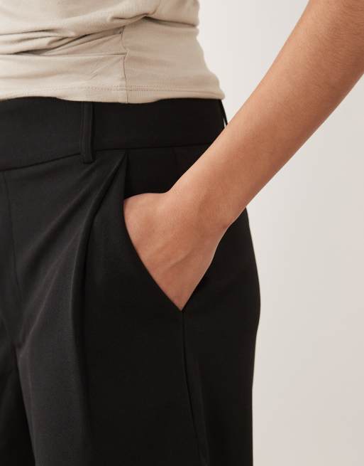JDY – Schmal geschnittene Shorts in Schwarz, 3 von 5