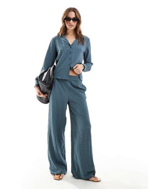 JDY - Seersucker broek met wijde pijpen in donkergrijs, deel van co-ord set - view 1