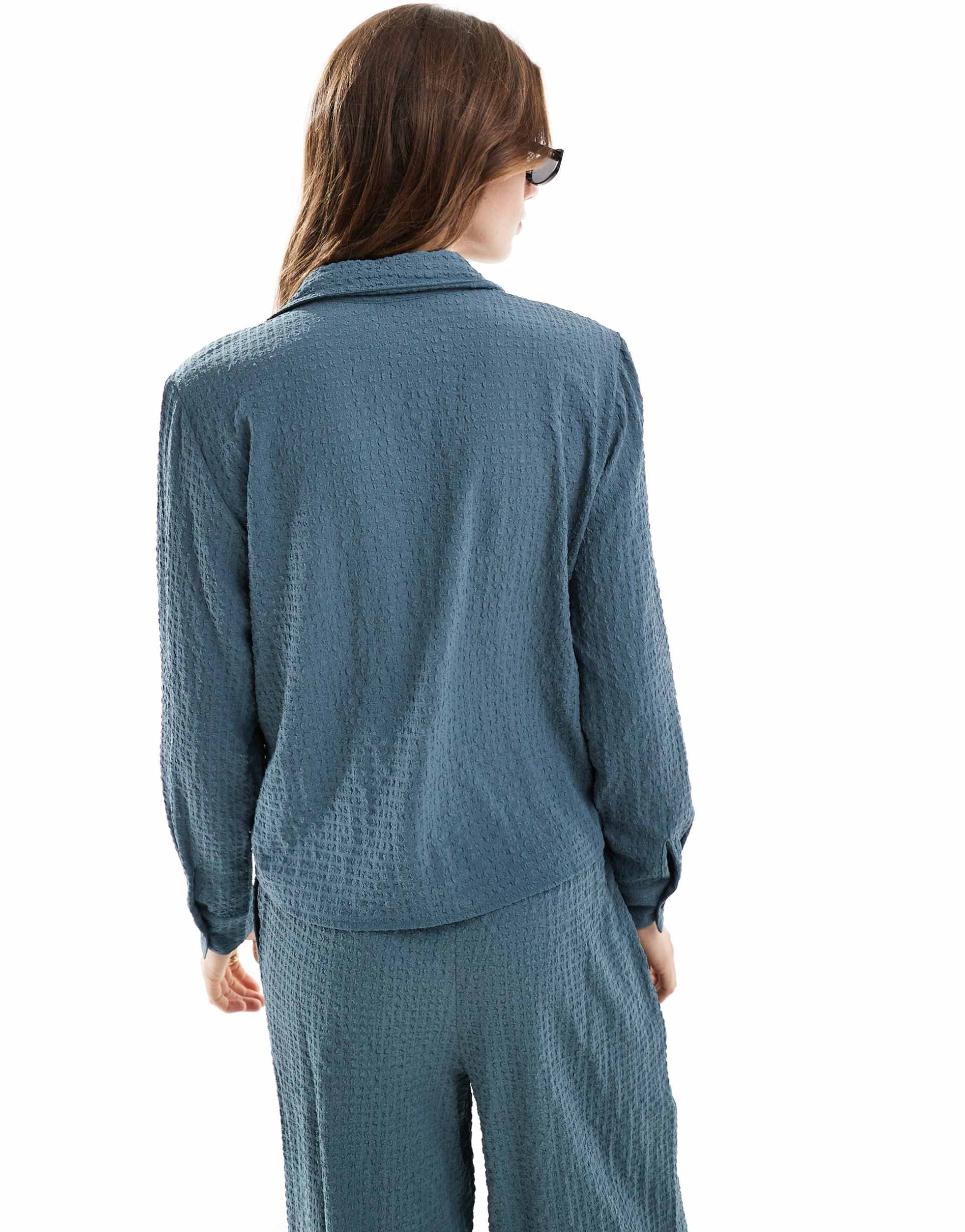 jdy seersucker loose boyfriend shirt in dark gray - part of a set