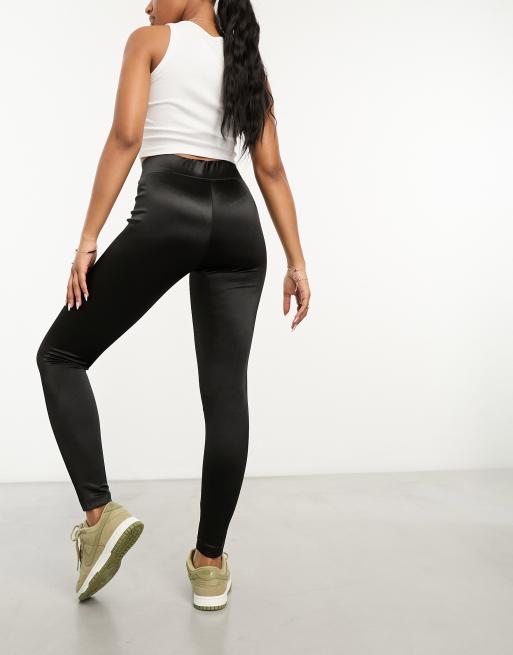 Monki Metallic Legging - Silver  Metallic leggings, Silver leggings,  Outfits with leggings