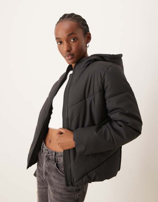 Plain black puffer jacket online