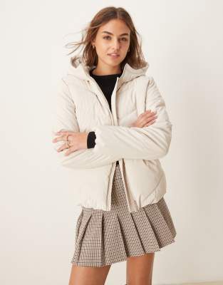 short puffer jacket in off white