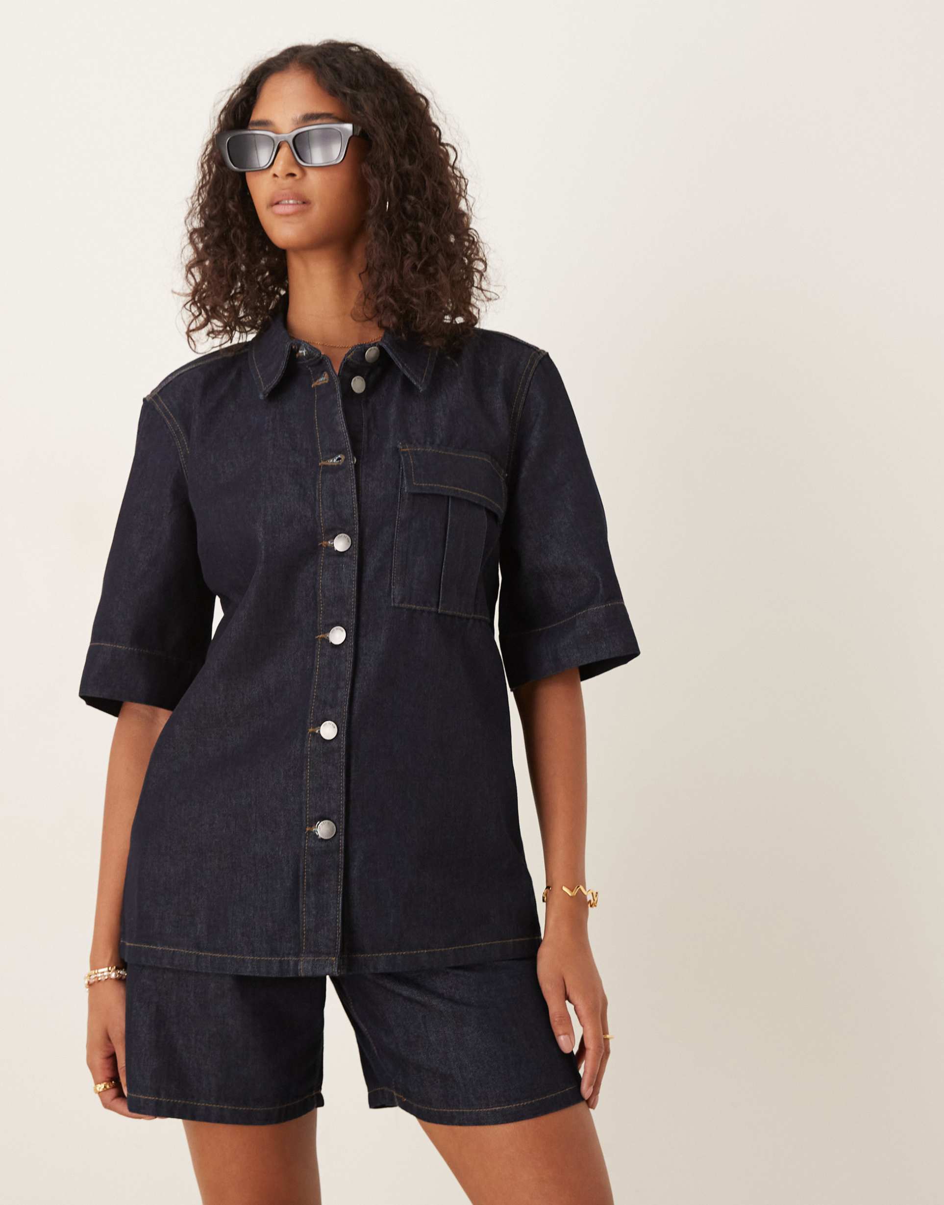 jdy short sleeve shirt in dark blue denim - part of a set