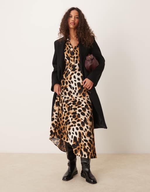JDY short sleeve tie waist maxi shirt dress in leopard print, 3 of 4