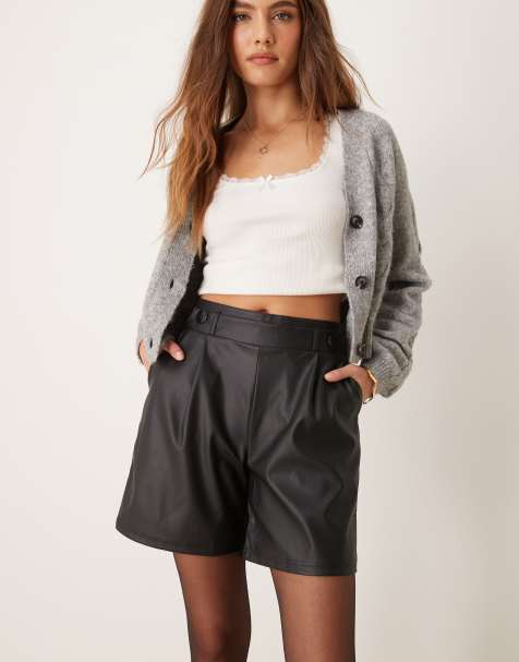 JDY – Shorts aus Kunstleder in Schwarz - view 1