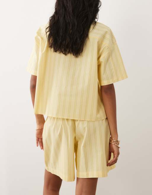 JDY – Shorts in Gelb mit Streifen und mittelhohem Bund, Kombiteil, 5 von 5