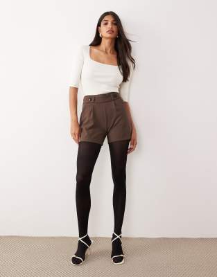 JDY - Shorts in Schokobraun mit Knopfdetail-Brown