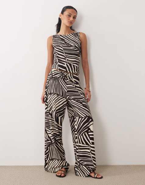 JDY sleeveless top & pull on pants set in brown abstract print - view 1