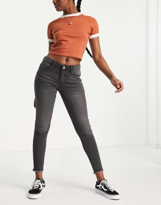 JDY – Sonja – Enge Jeans in Grau