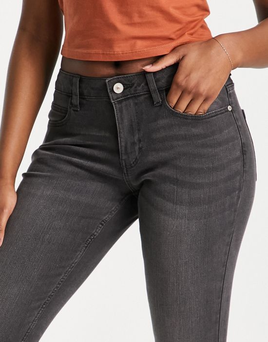 https://images.asos-media.com/products/jdy-sonja-skinny-jeans-in-gray/202436435-3?$n_550w$&wid=550&fit=constrain