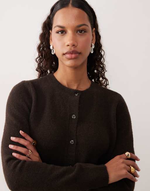 JDY – Strickjacke in Schokobraun mit Rundhalsausschnitt und Wollanteil, 3 von 4