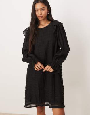 JDY - Strukturiertes Minikleid in Schwarz mit Rüschen