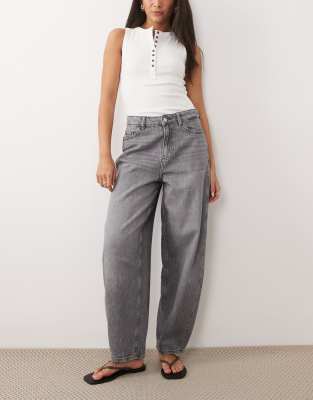 JDY - Susie - Barrel-Jeans in Grau mit mittelhohem Bund