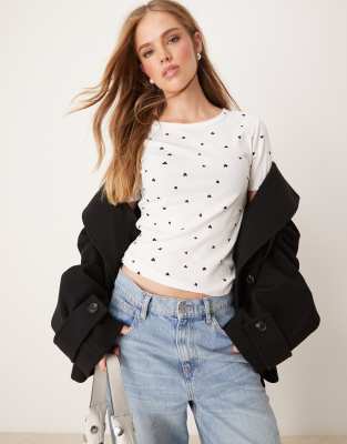 T-shirt côtelé avec imprimé caurs sur l'ensemble - Blanc XS