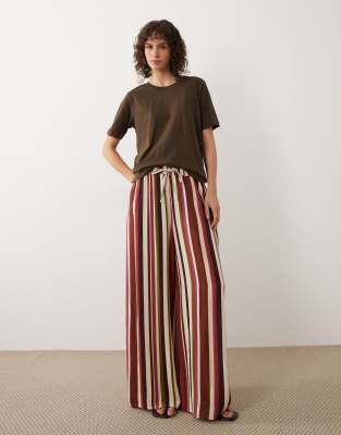 Jdy T-shirt In Brown