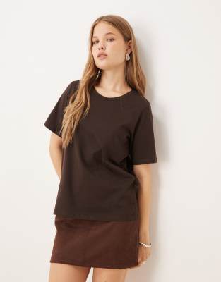 JDY - T-Shirt in Dunkelbraun-Brown