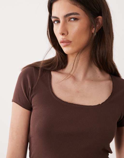JDY - T-shirt met lage ronde hals in bruin, 3 van 4