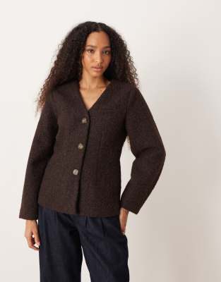 JDY - Taillierte Blazerjacke aus Bouclé in Schokobraun-Brown