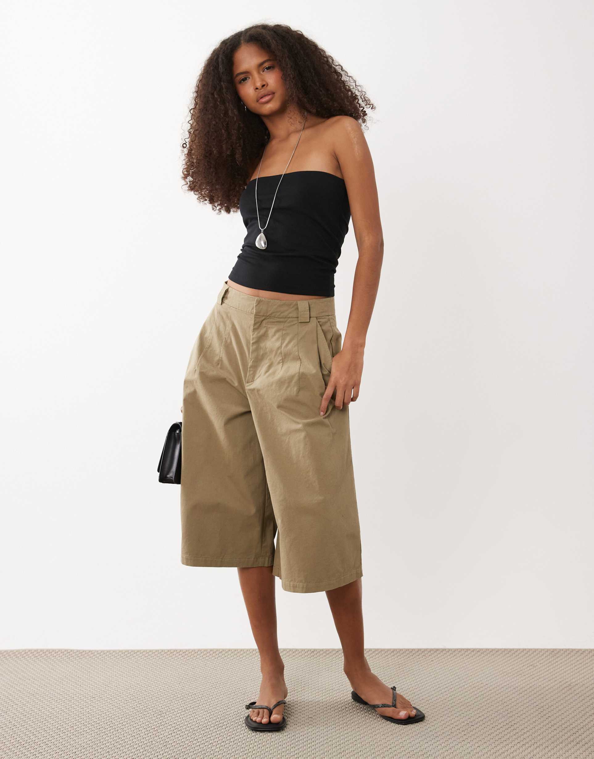 jdy tailored bermuda shorts in light khaki