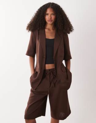 Jdy Tailored Short Sleeve Linen Blend Blazer In Brown