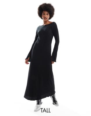 bell sleeve plisse maxi dress in black