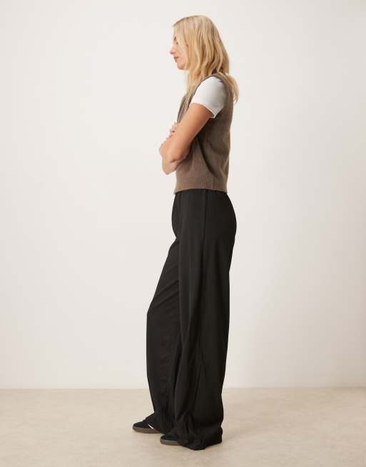 JDY Tall - Broek met wijde pijpen en textuur in zwart, 2 van 5