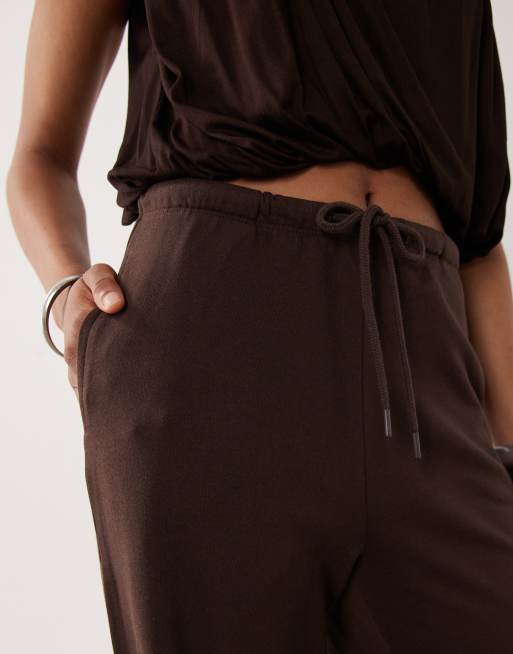 JDY Tall - Joggers a fondo ampio marrone cioccolato, 4 di 5
