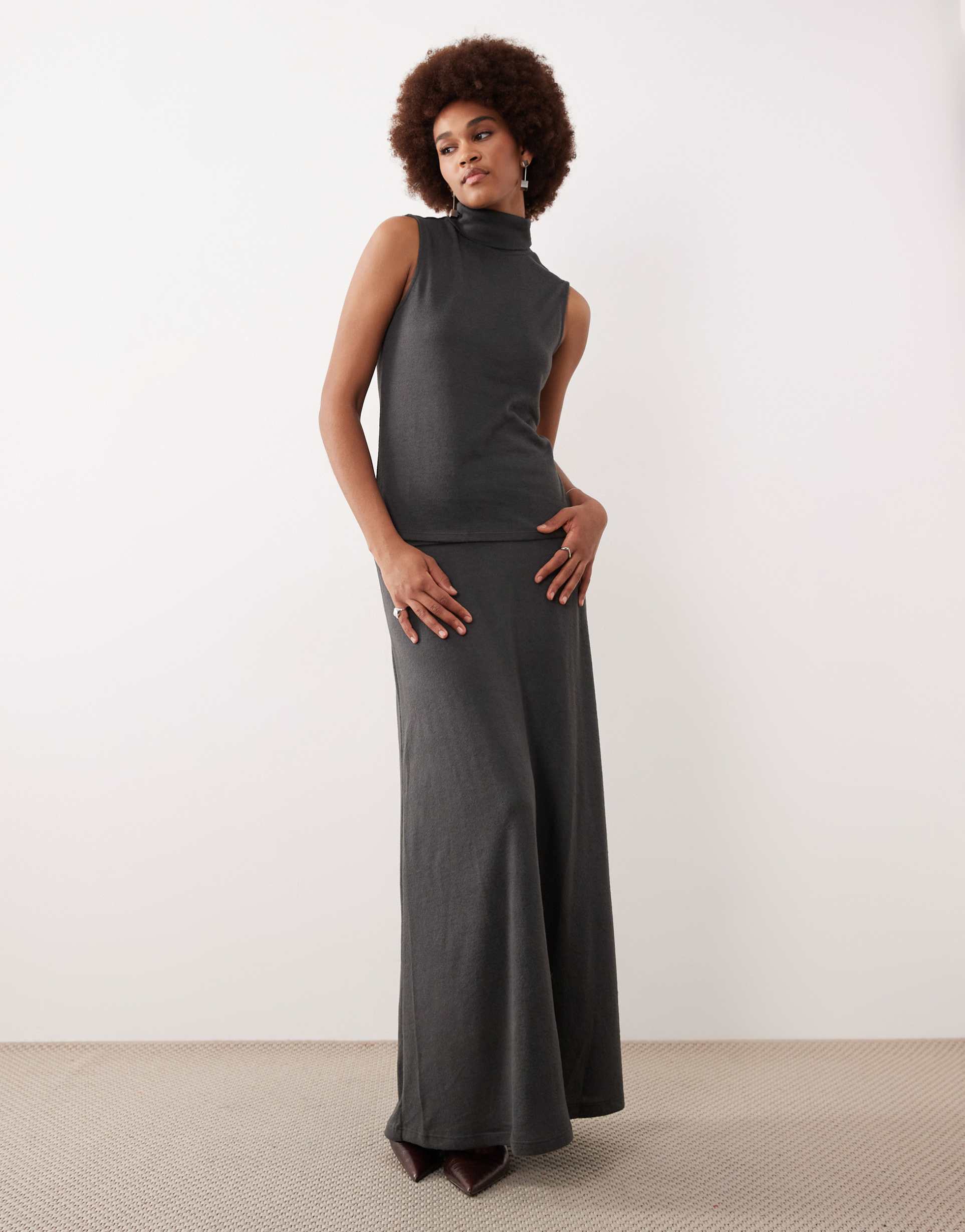 jdy tall maxi skirt in dark gray - part of a set