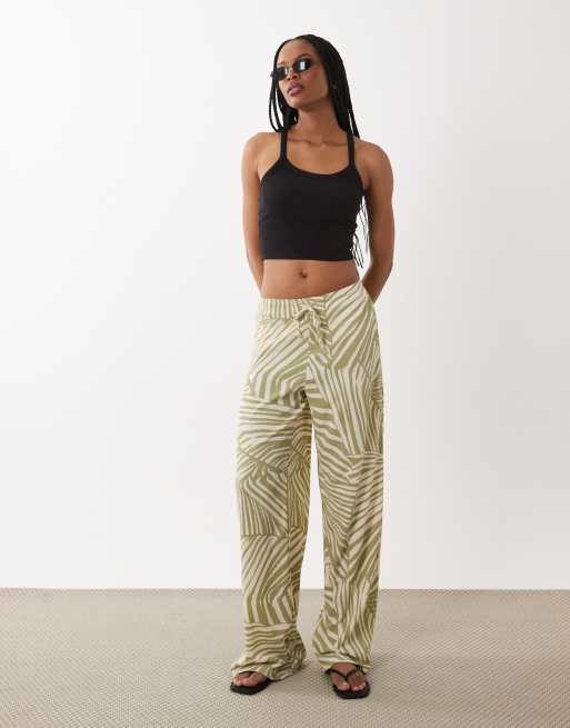 JDY Tall - Pantalon à enfiler avec imprimé abstrait - Sauge, 2 de 5