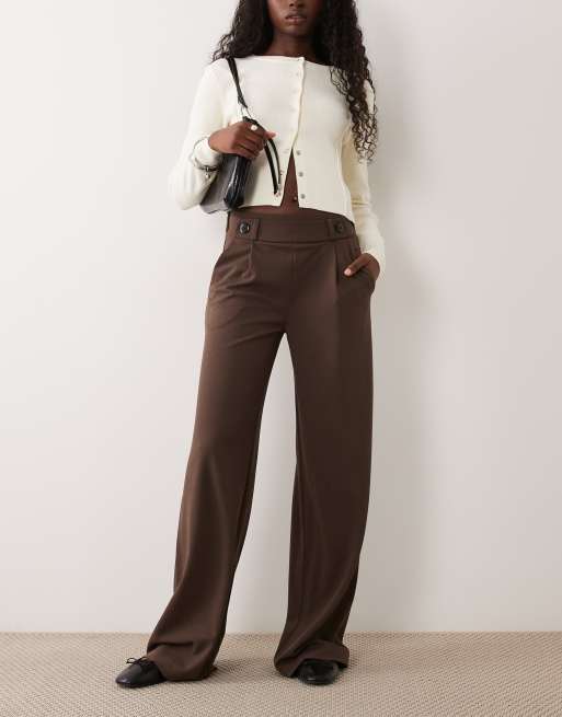 JDY Tall pantaloni a gamba larga con dettaglio bottoni in marrone cioccolato