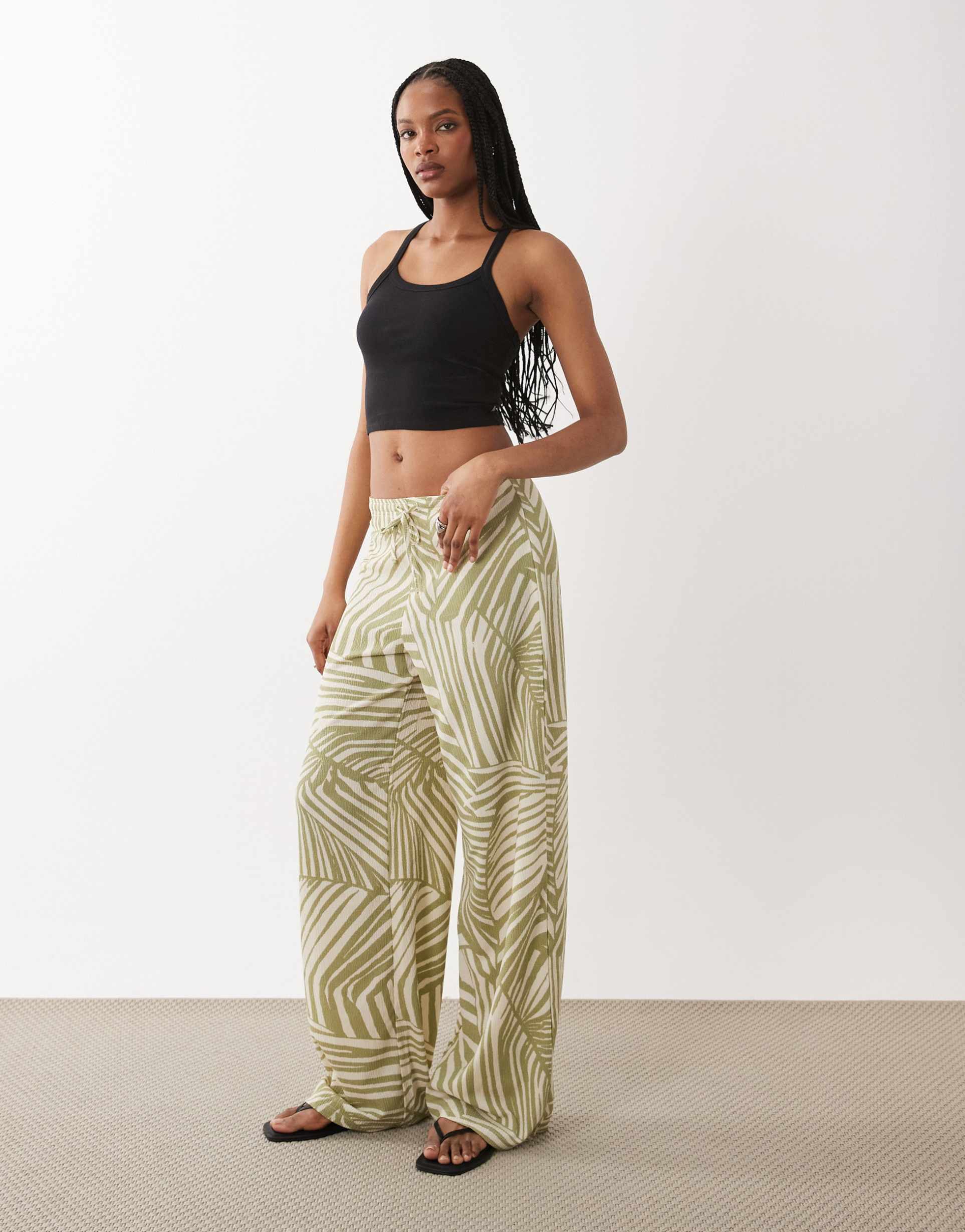 jdy tall pull on pants in sage abstract print