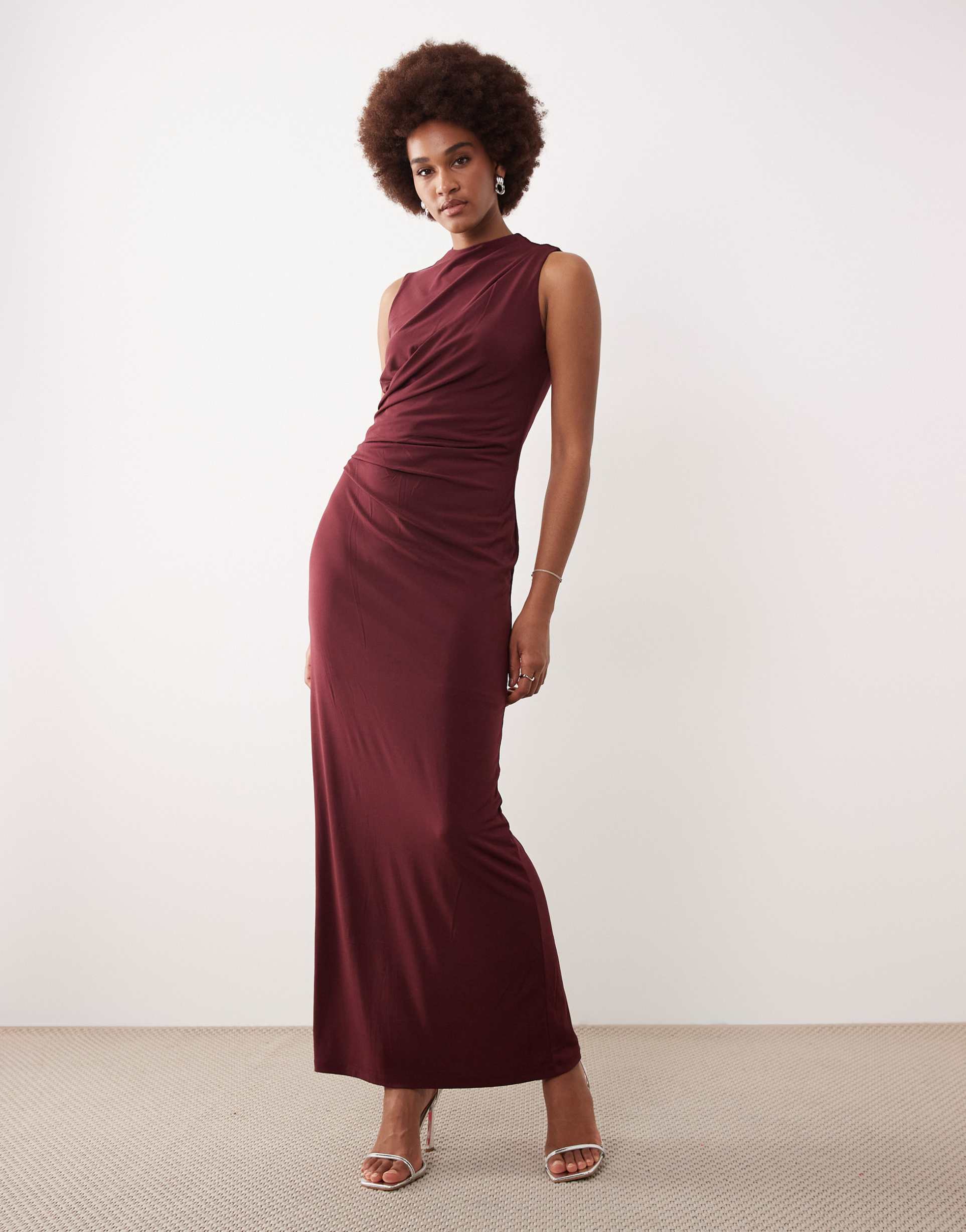jdy tall ruched detail maxi dress in burgundy