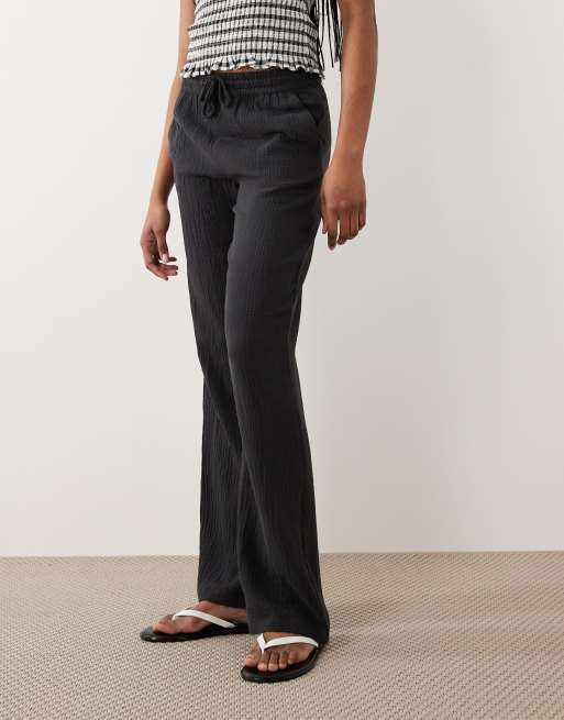 JDY Tall – Weit geschnittene Hose aus Musselinstoff in verwaschenem Schwarz, 2 von 5