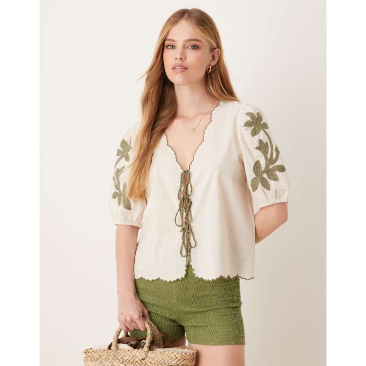 トップス Acka  embroidery frill blouse Acka】 embroidery frill blouse