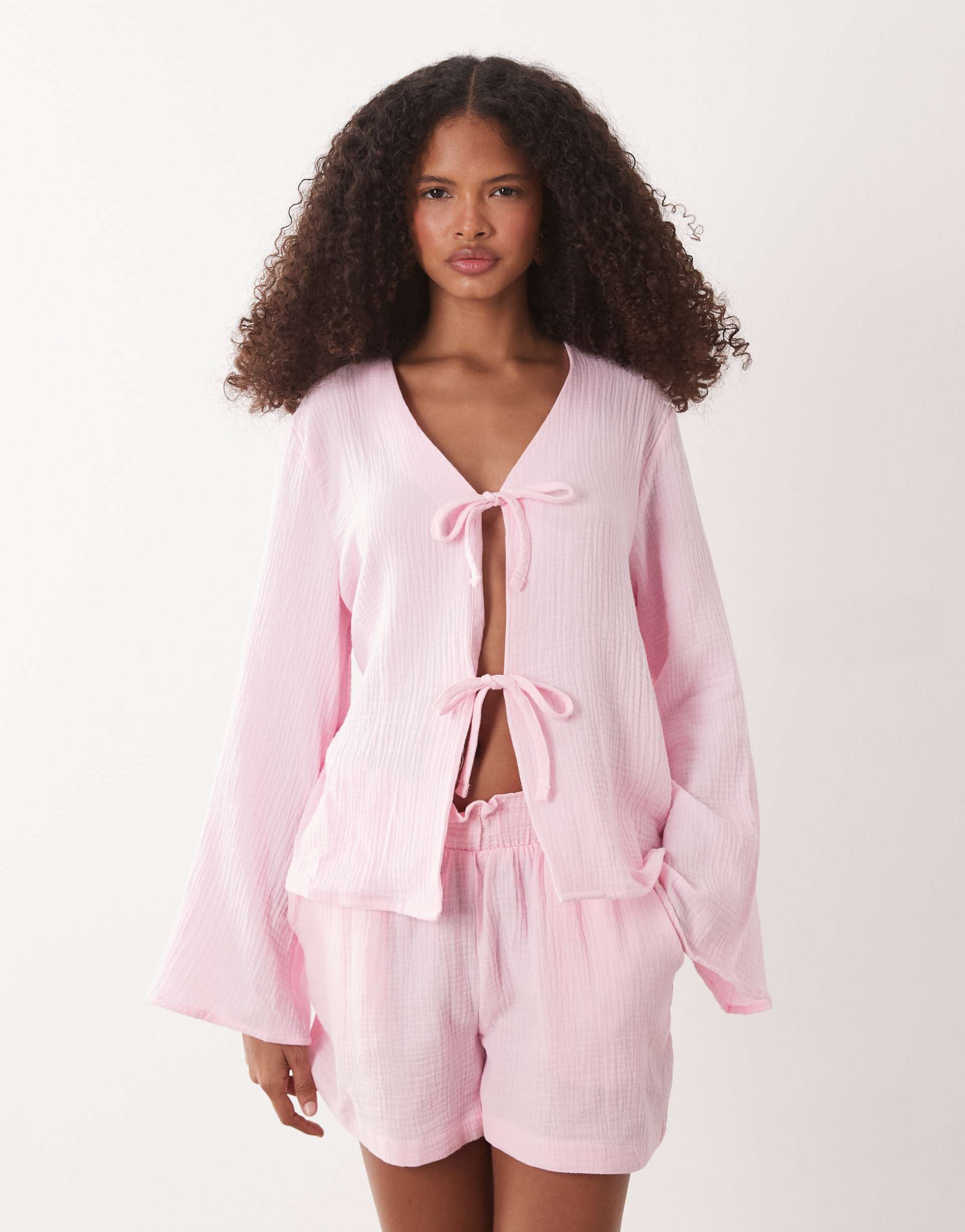 jdy tie front cheesecloth shirt in pink - part of a set