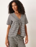 [JDY] JDY tie front seersucker top in black gingham (part of a set) S BLACK