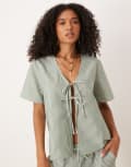 [JDY] JDY tie front seersucker top in green stripe (part of a set) M GREEN