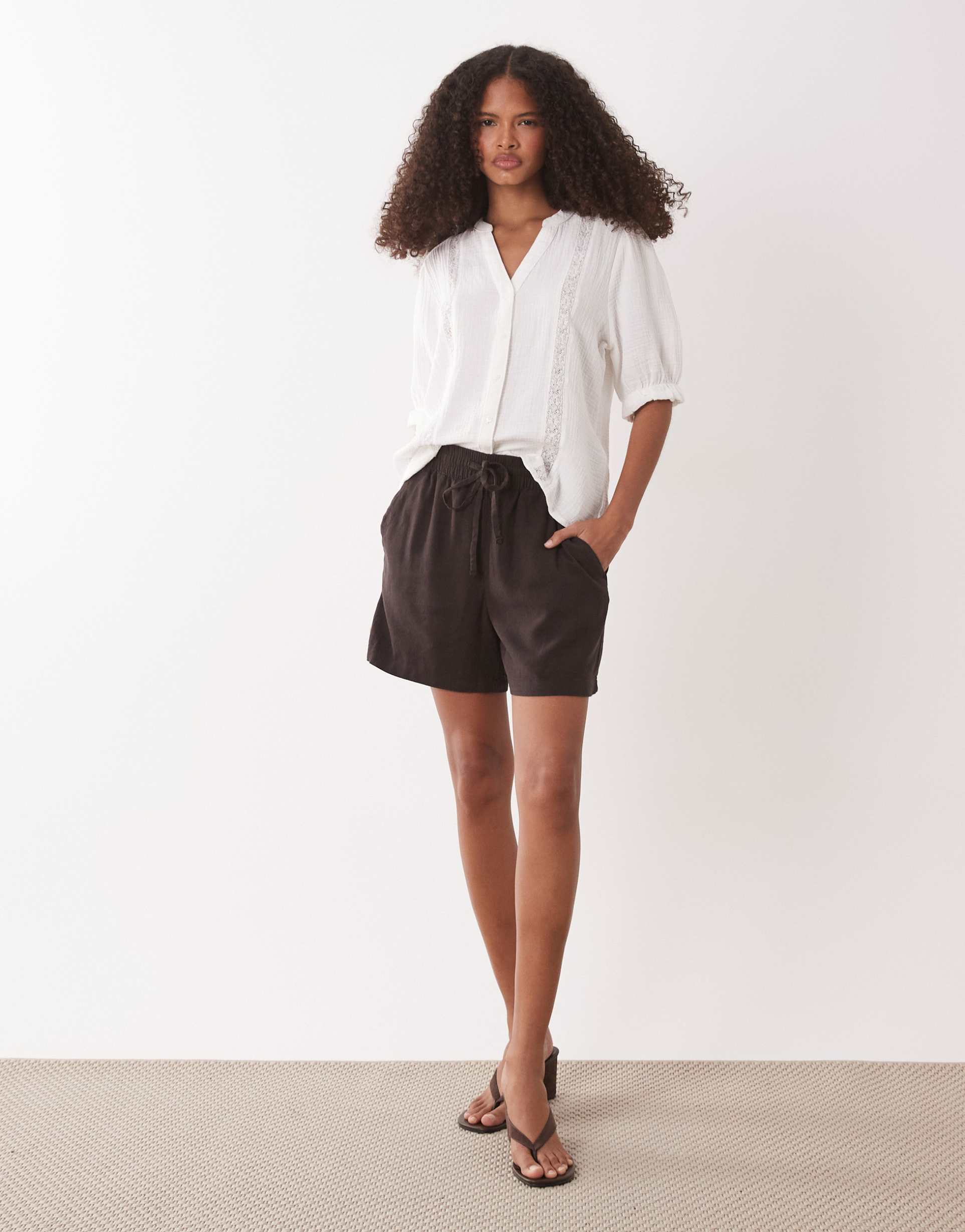 jdy tie waist linen blend shorts in brown