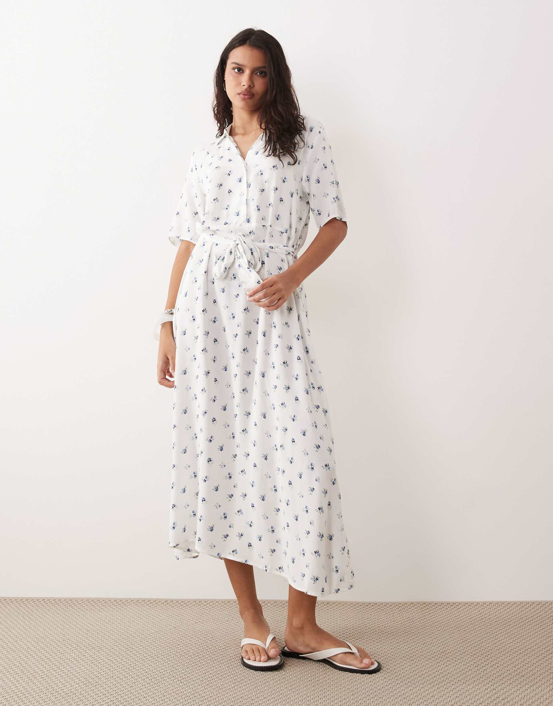 jdy tie waist midi dress in white ditsy floral