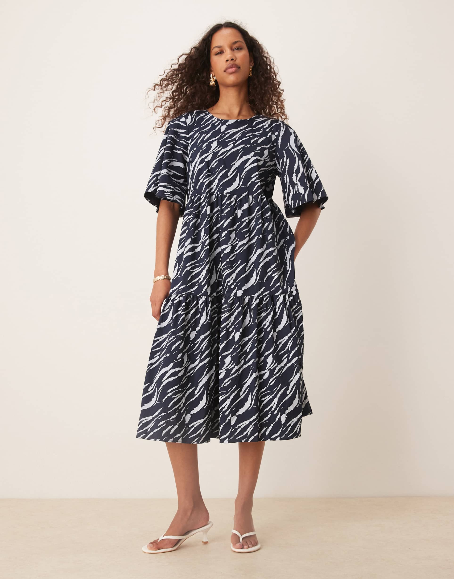 jdy tiered short sleeve midi dress in navy zebra print